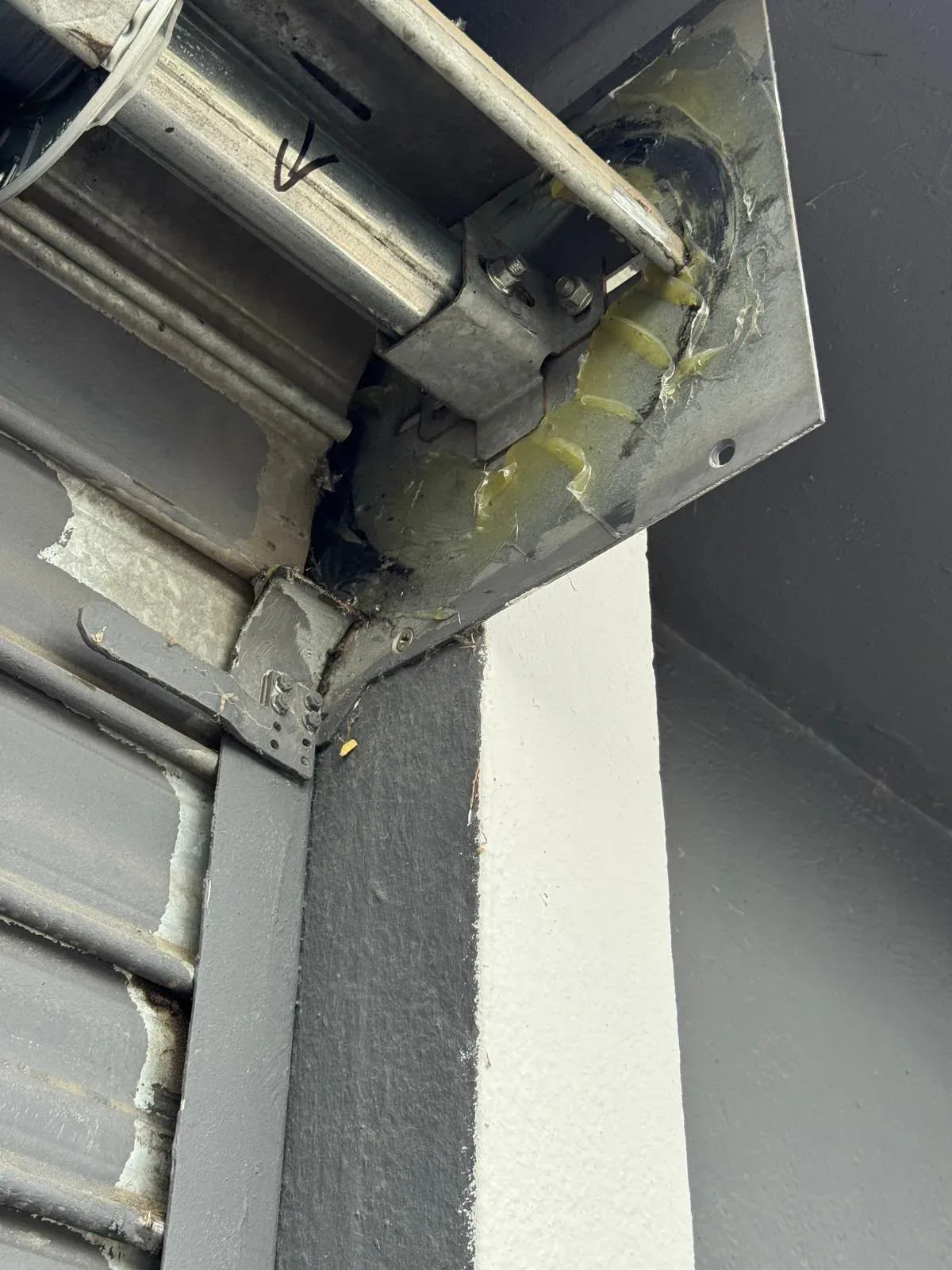 Entretien et maintenance de rideau métallique à Clamart