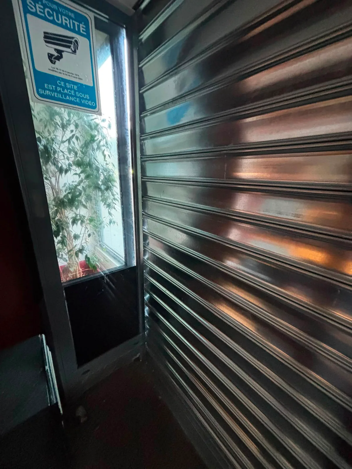 Installation et pose de rideau métallique à Clamart